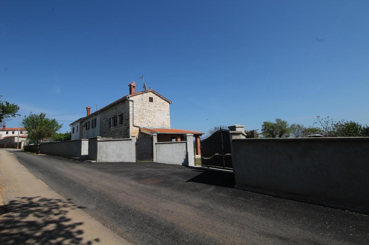 Holiday Home Zora Вишнян Экстерьер фото