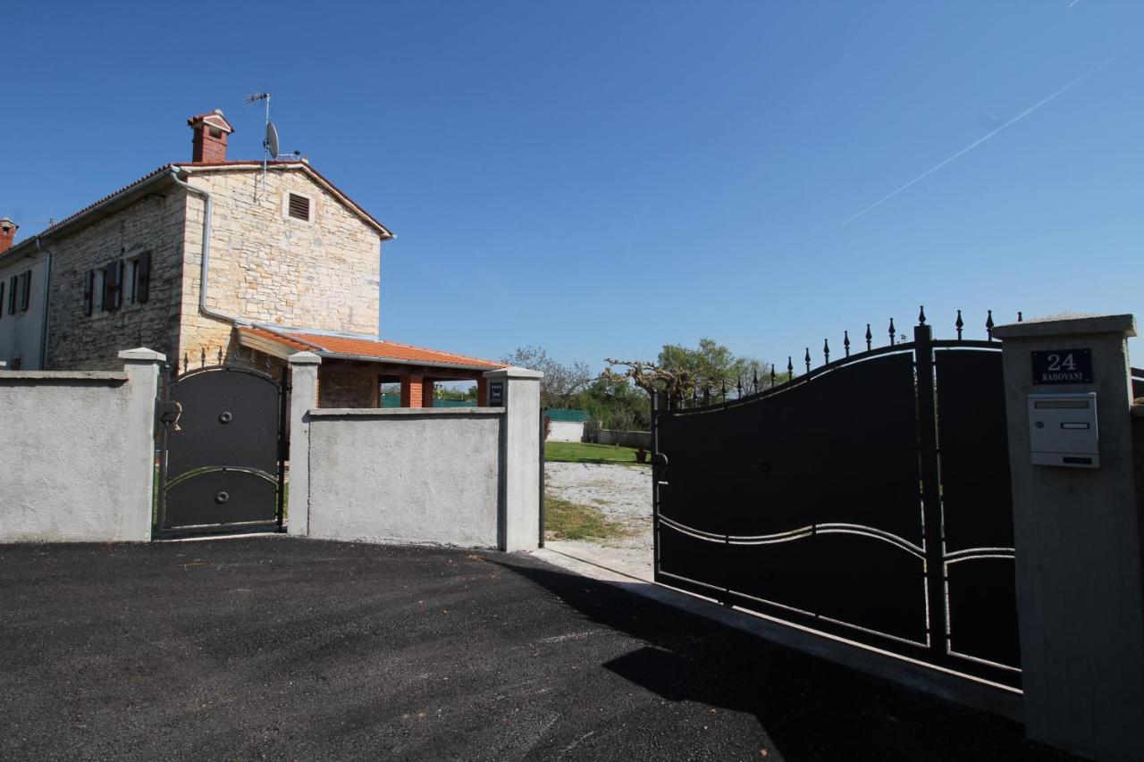 Holiday Home Zora Вишнян Экстерьер фото