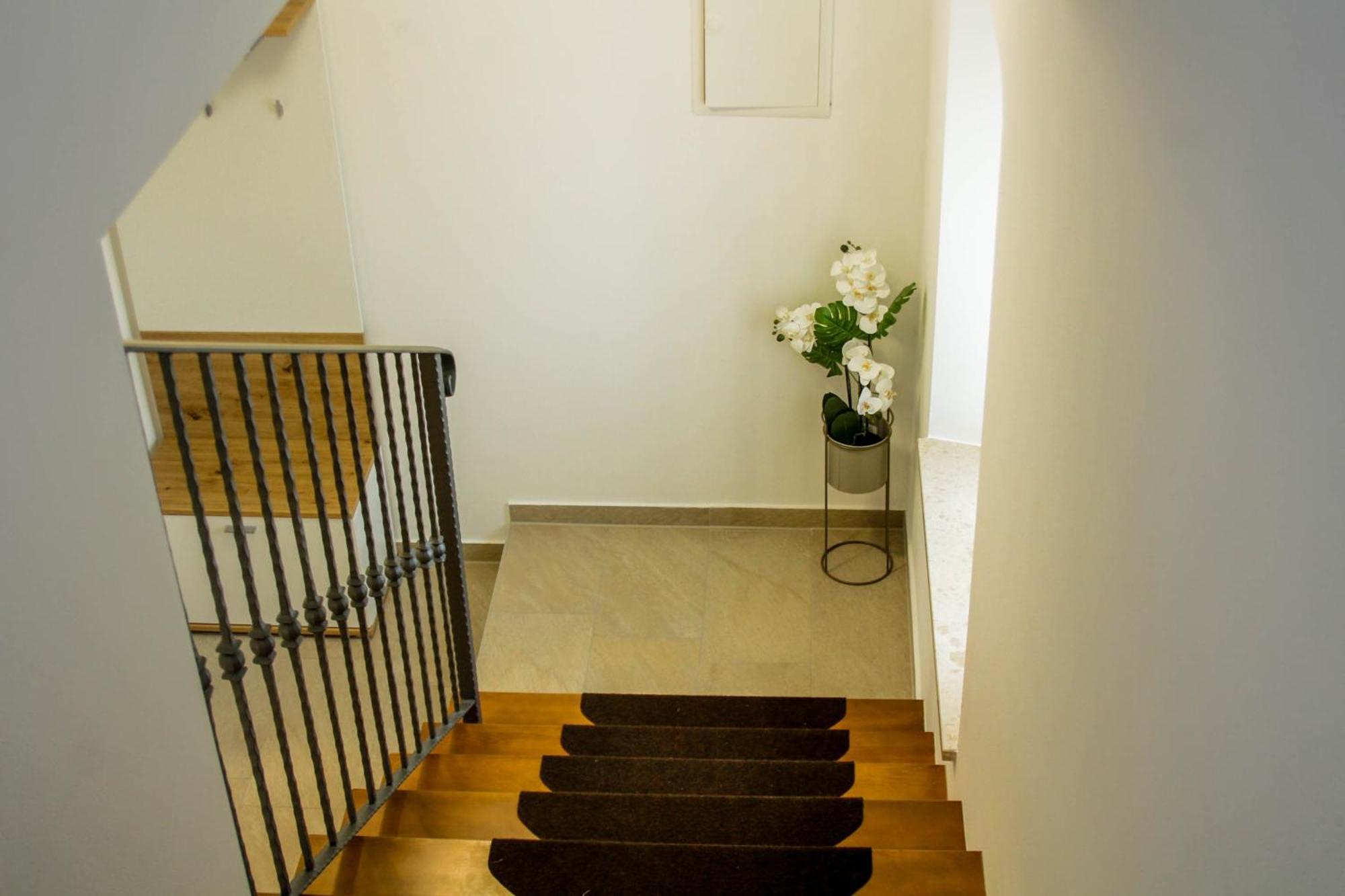 Holiday Home Zora Вишнян Экстерьер фото