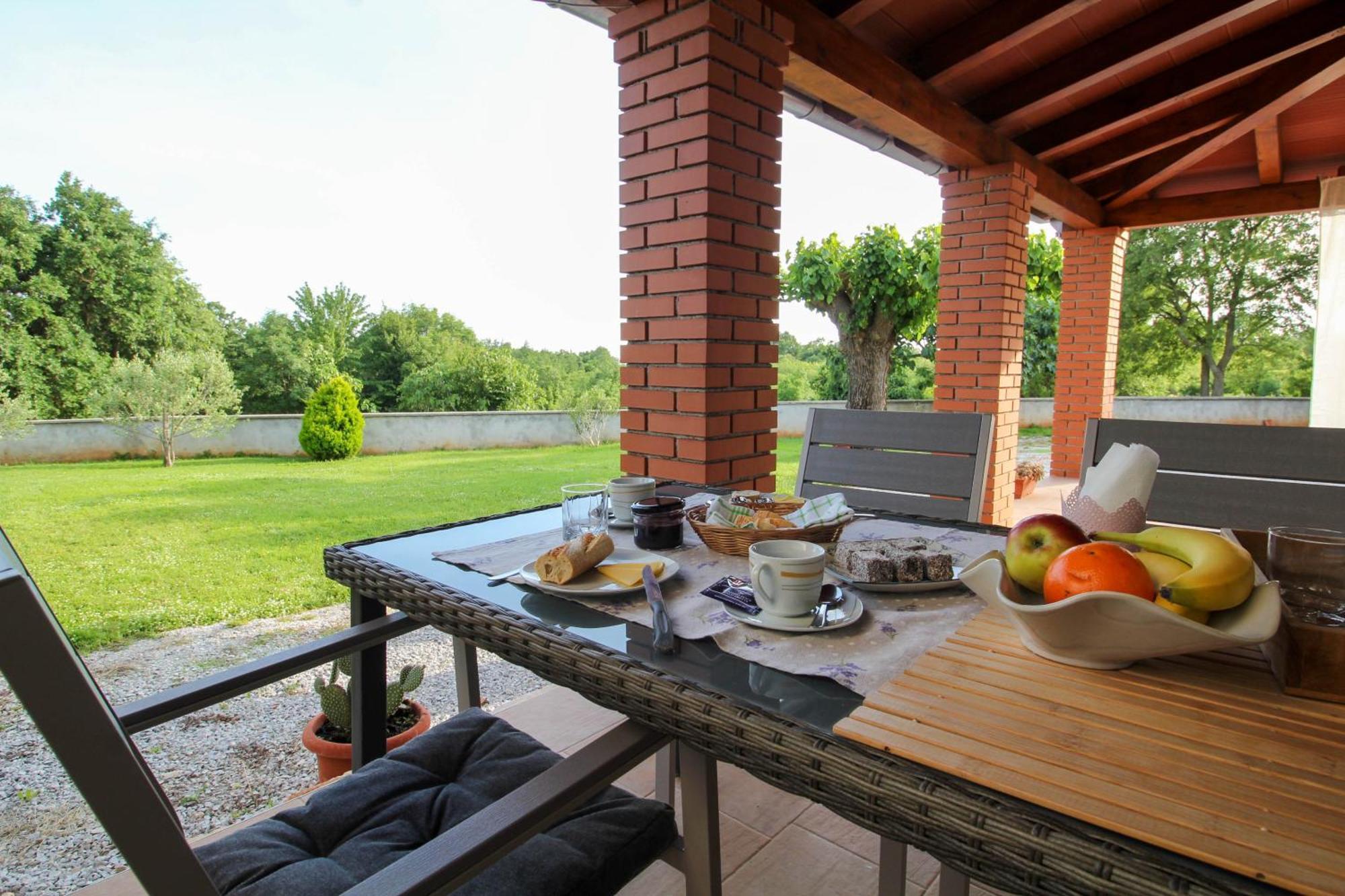 Holiday Home Zora Вишнян Экстерьер фото