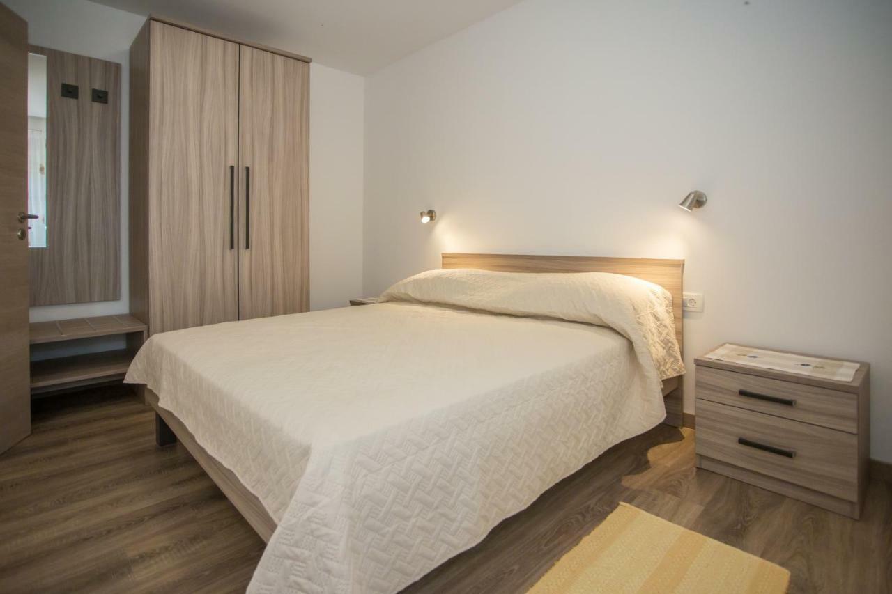 Holiday Home Zora Вишнян Экстерьер фото
