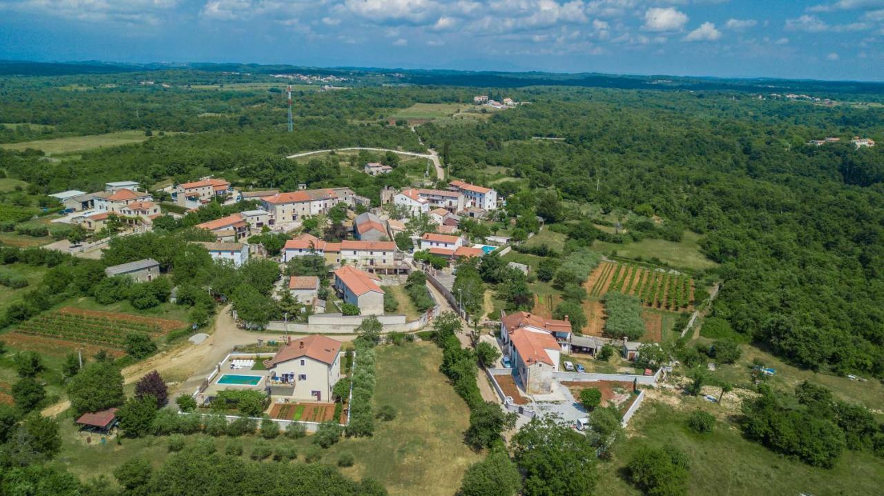 Holiday Home Zora Вишнян Экстерьер фото