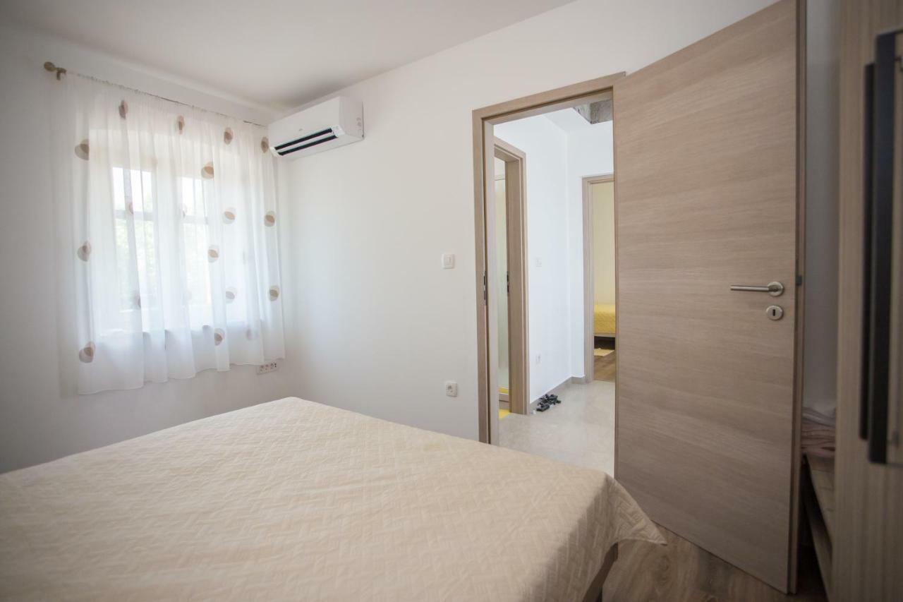 Holiday Home Zora Вишнян Экстерьер фото