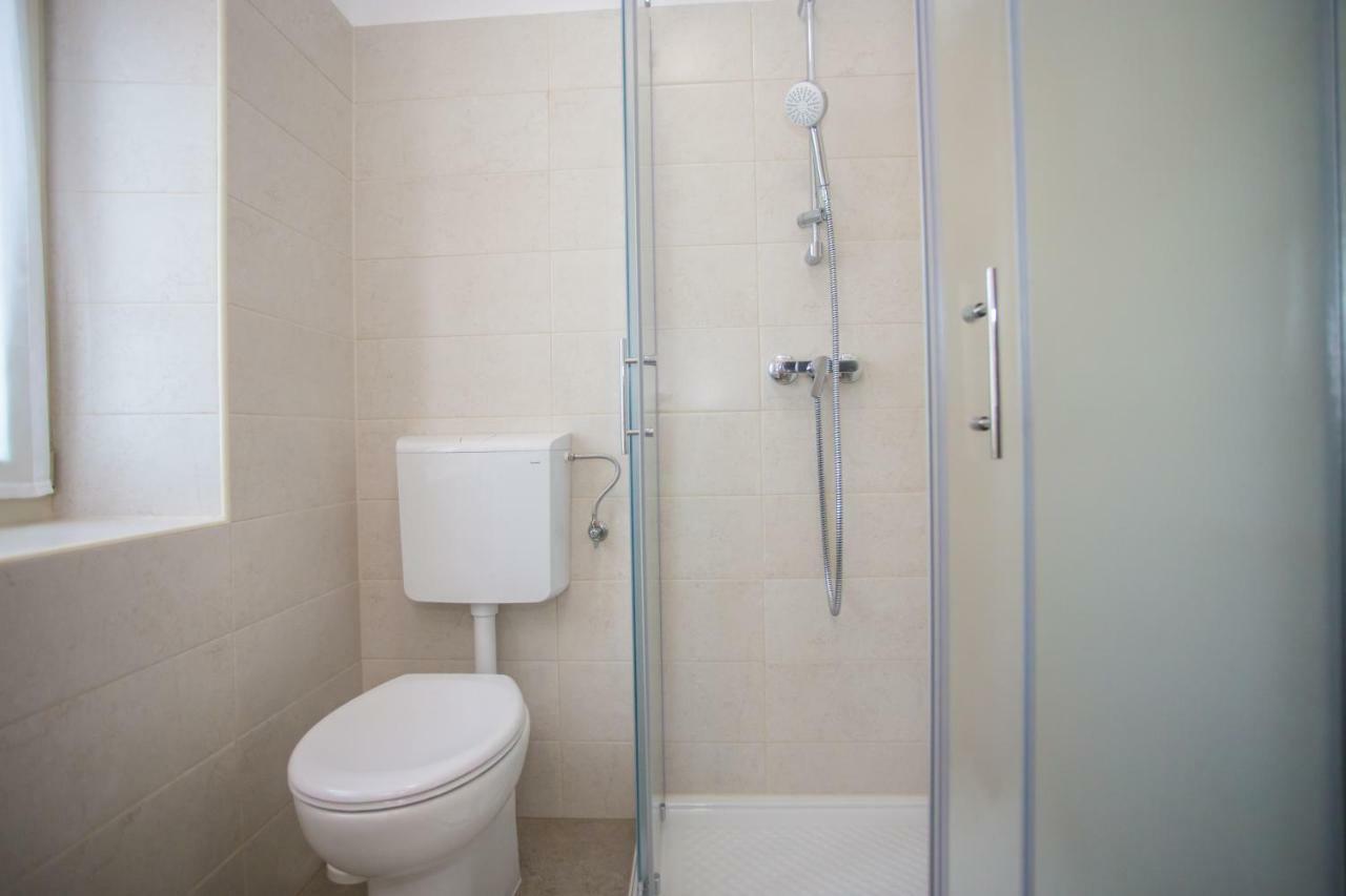 Holiday Home Zora Вишнян Экстерьер фото
