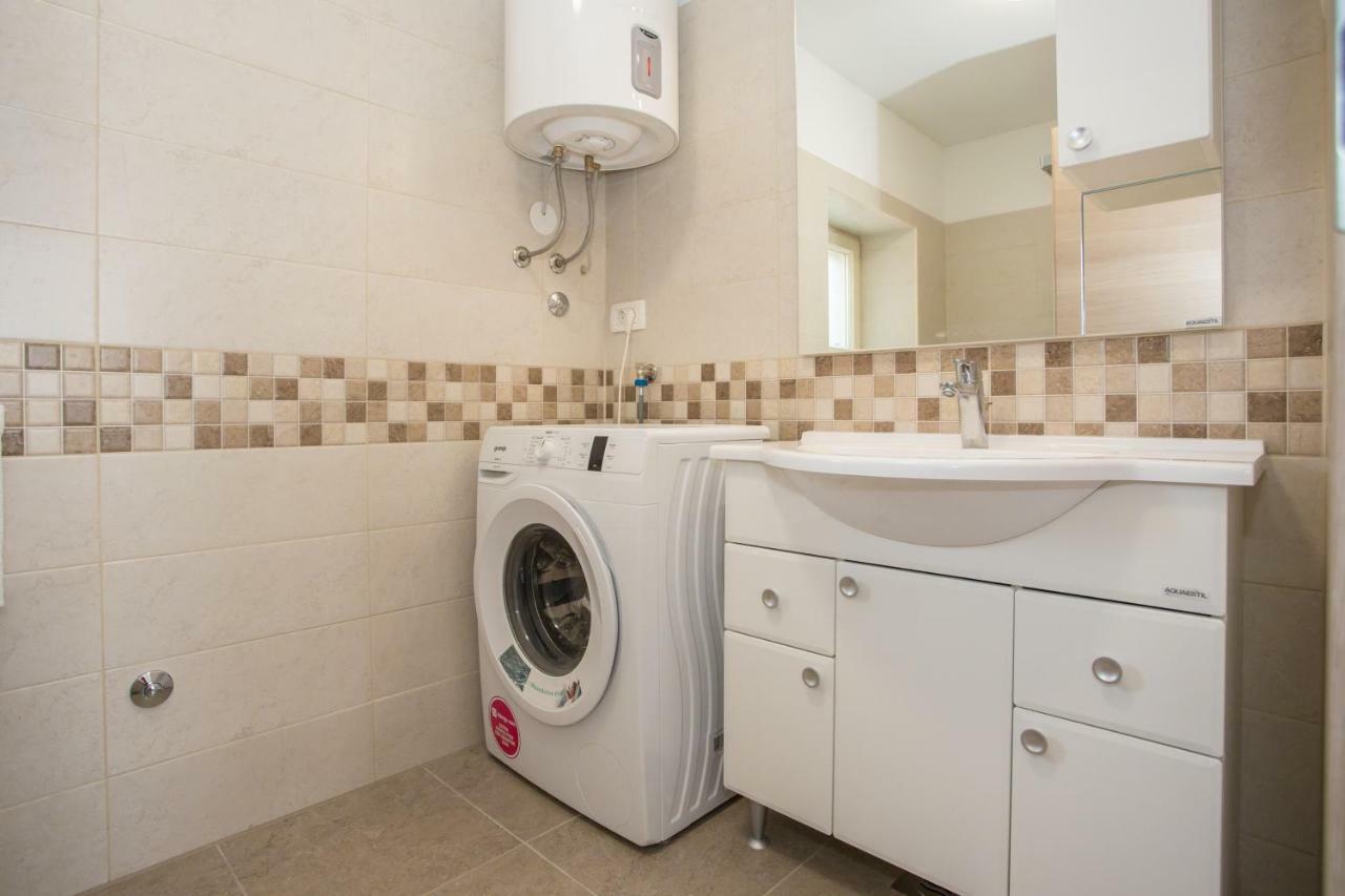 Holiday Home Zora Вишнян Экстерьер фото