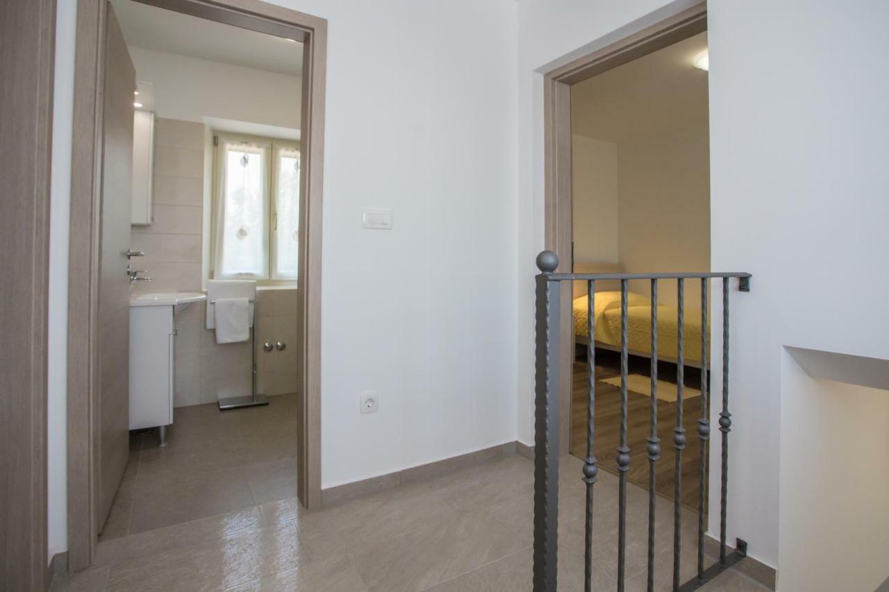 Holiday Home Zora Вишнян Экстерьер фото