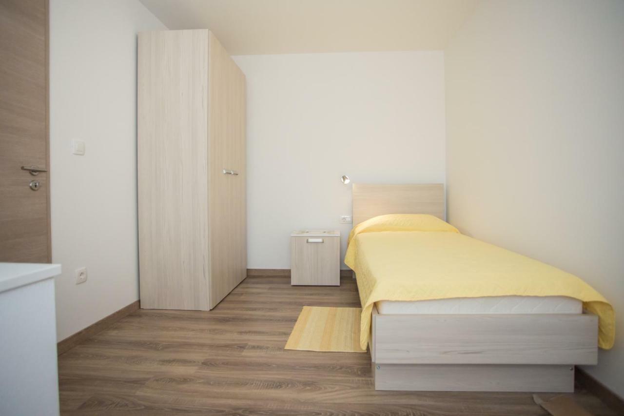 Holiday Home Zora Вишнян Экстерьер фото