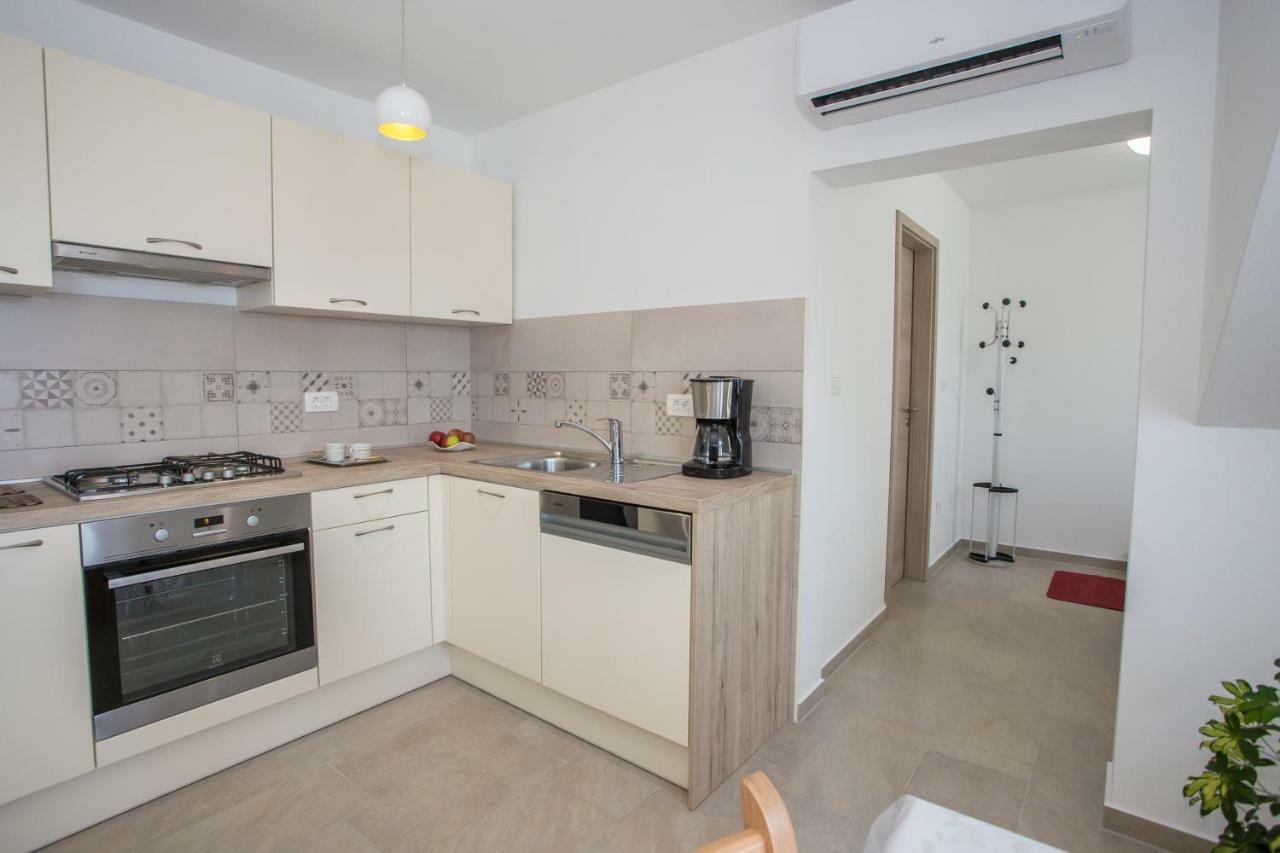 Holiday Home Zora Вишнян Экстерьер фото